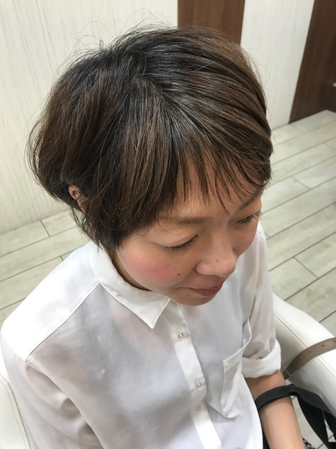 坂井さん髪の毛染めました